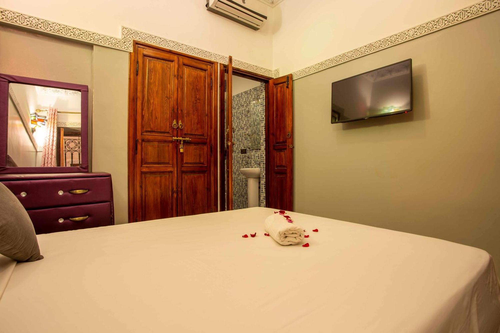 Riad Aymane Marrakesh Bagian luar foto